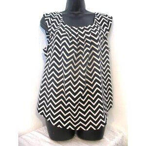 Candie's Sleeveless Black and White Top XL